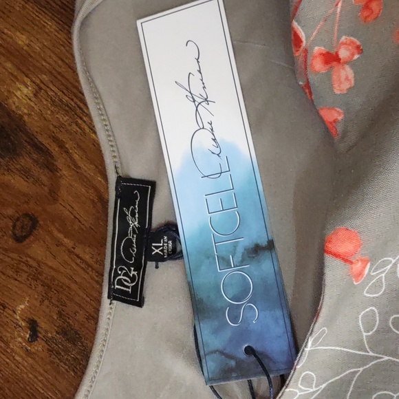 DG2 By Diane Gilman Mixed-Media Double Layered Tank - Picture 6 of 10